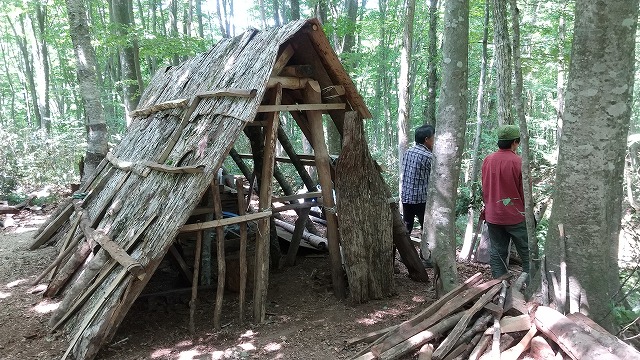写真 マタギ小屋新築